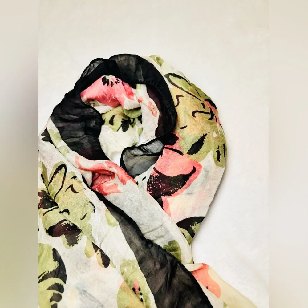 Scarf Vintage Floral Print Scarf with Black Border - Picture 3 of 7
